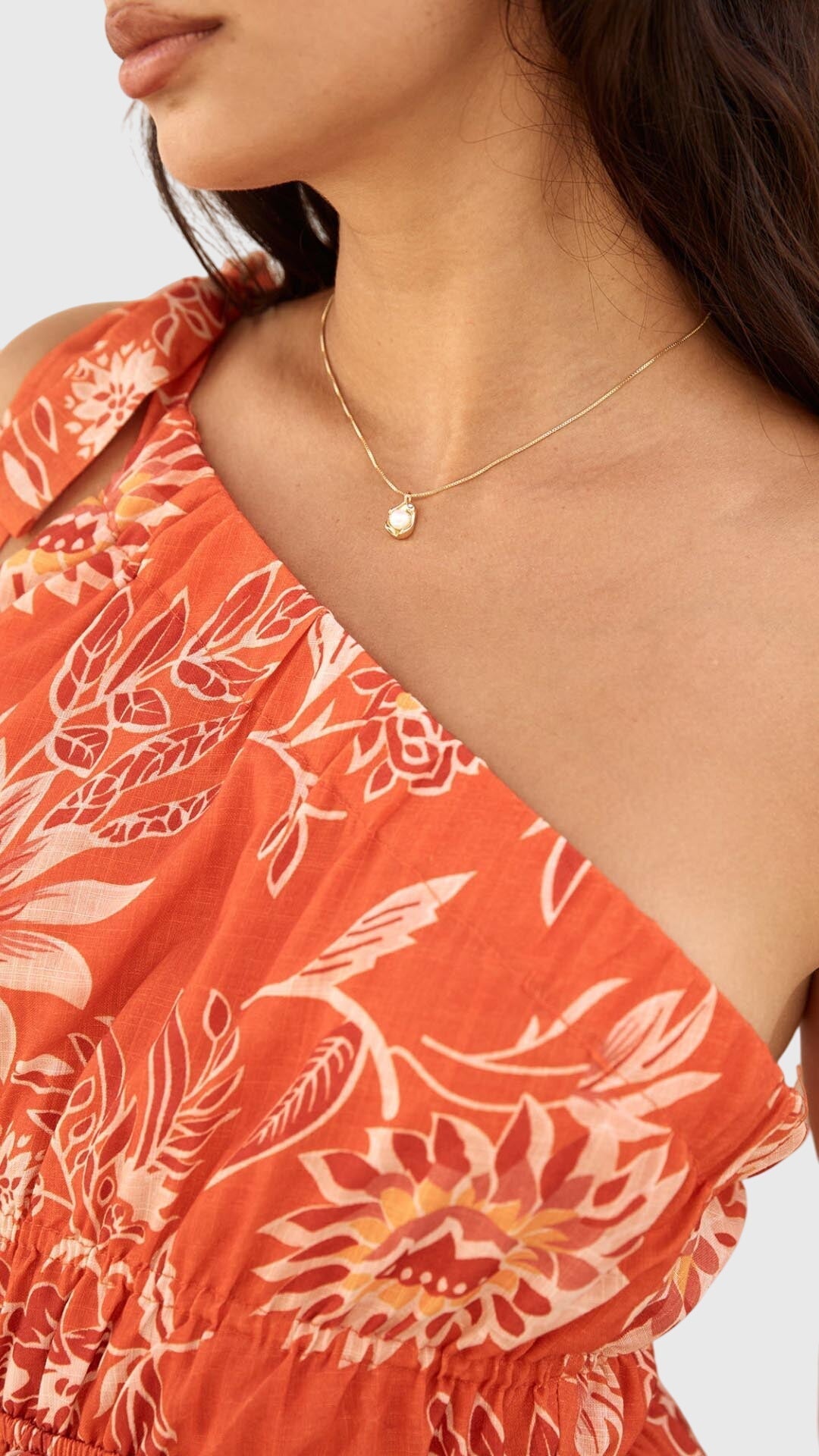 Necklaces & Chokers